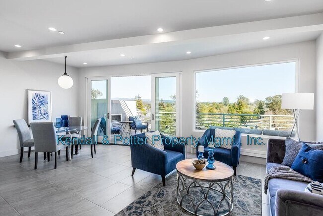 Foto del edificio - Sunny Paradise located in the Heart of Capitola!