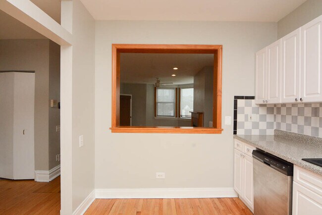 Building Photo - 3434 N Halsted St