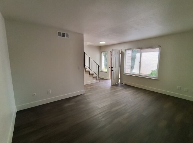 Available Now! Beautifully Remodeled 2 Story Condo located in Sacramento! - Available Now! Beautifully Remodeled 2 Story Condo located in Sacramento!
