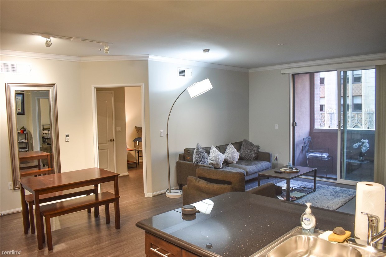 Foto principal - 2 br, 2 bath Apartment - Broadway Palace