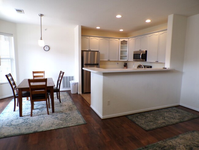 Foto del edificio - Littleton 3 Bed 2 Bath Condo Retreat!