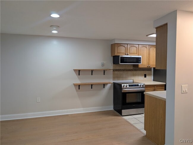 Building Photo - 273 Watertree Dr