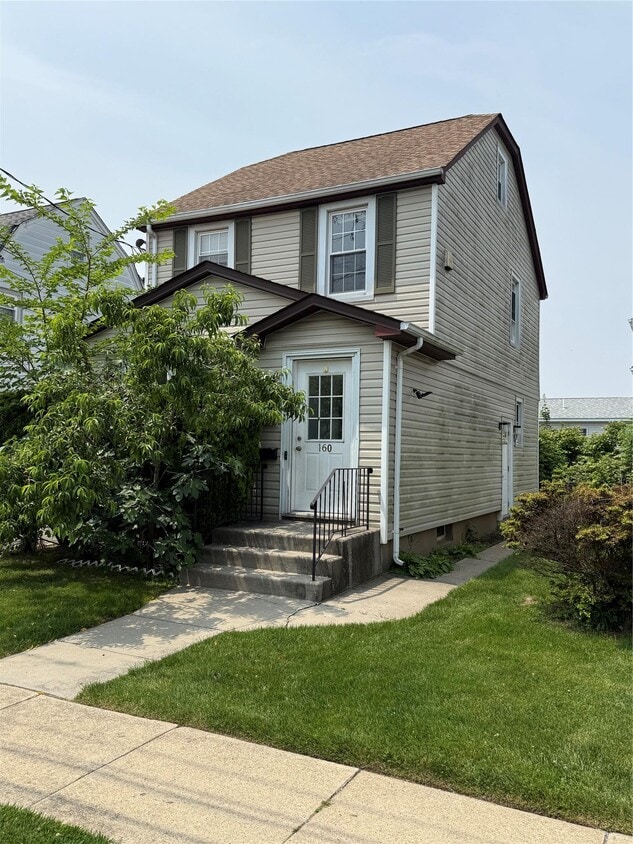 Primary Photo - 160 Broad St