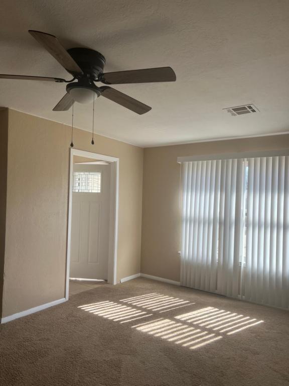 Foto del edificio - 405 NW Glendale Dr