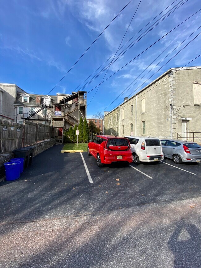 Building Photo - 208 East Market Street
