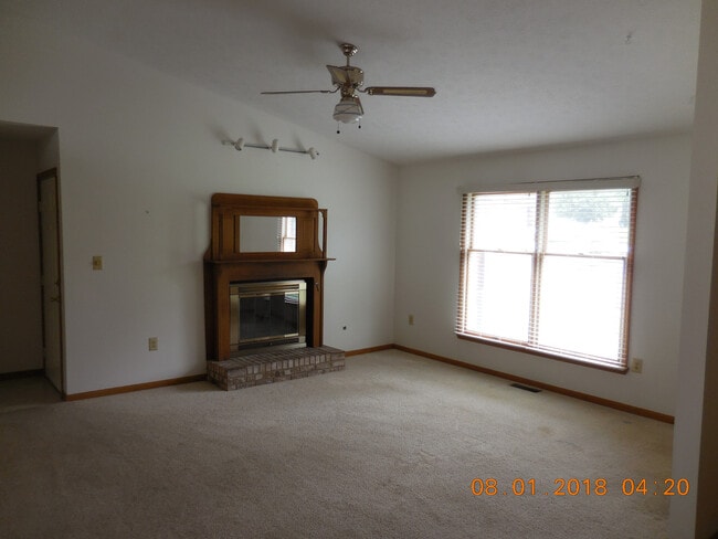 Building Photo - Spectacular Three Bedroom/Three Bath Home ...