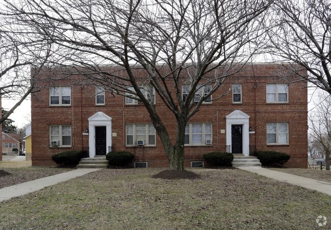 Building Photo - 3017 Massachusetts Ave SE