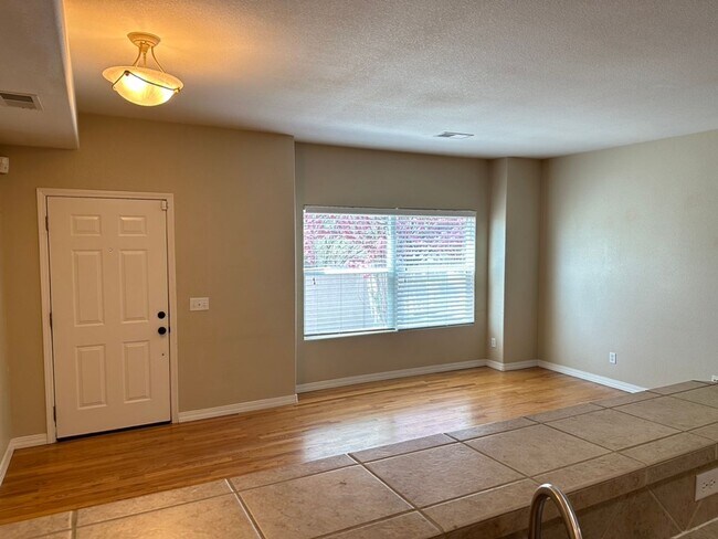 Foto del edificio - Beautiful large 3 bedroom Cheyenne Mountai...