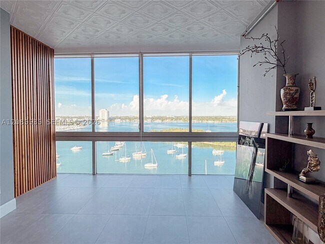Foto del edificio - 7934 West Dr