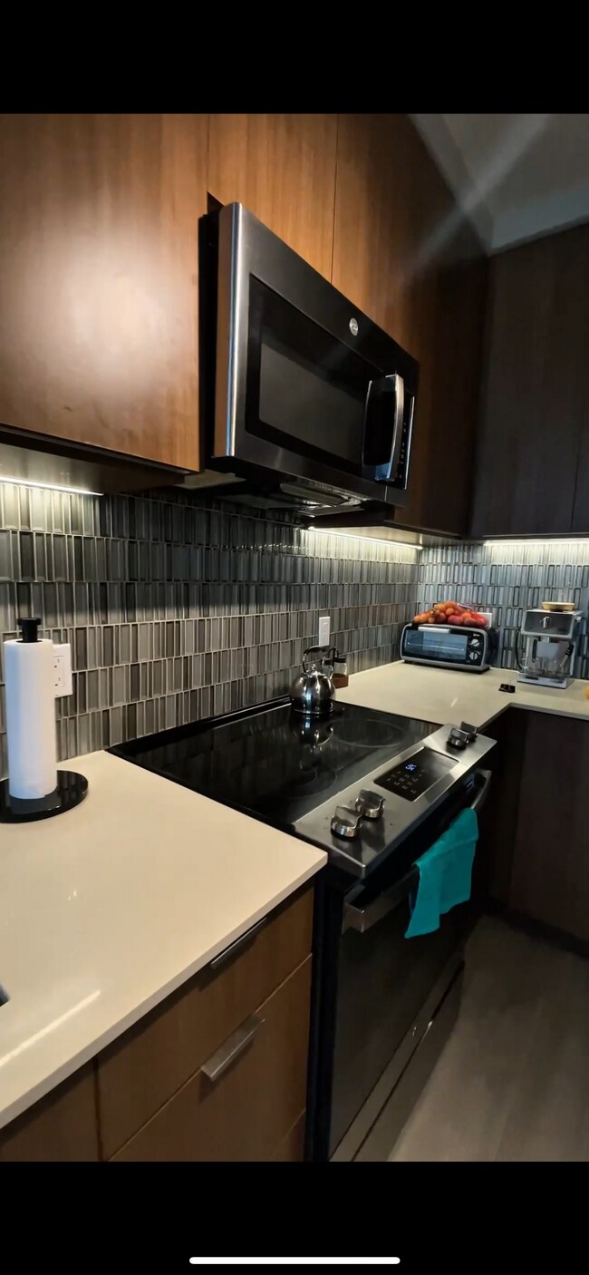 Foto del edificio - 526 NE 8th St