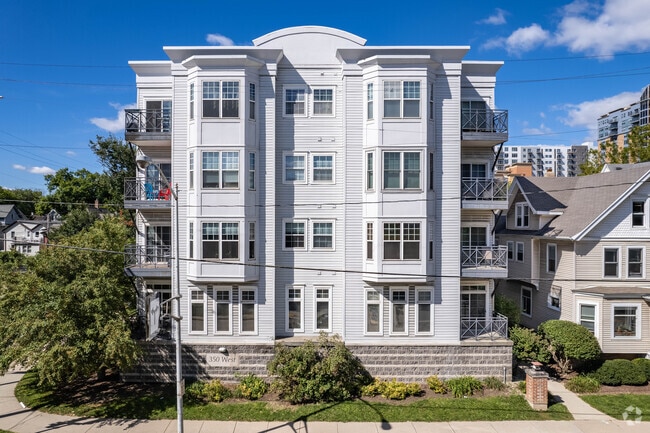 Building Photo - 350 W Wilson St