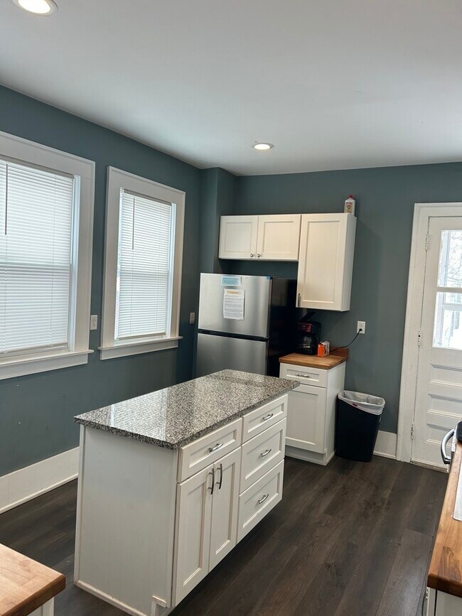 Foto del edificio - 942 Euclid Ave