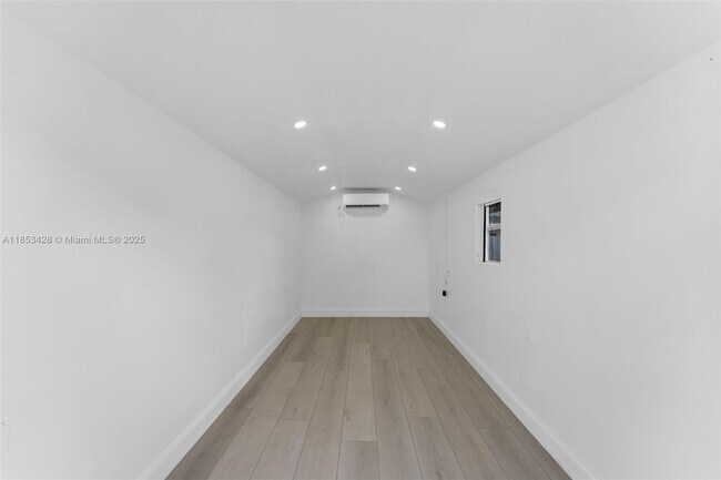 Foto del edificio - 14845 SW 174th St