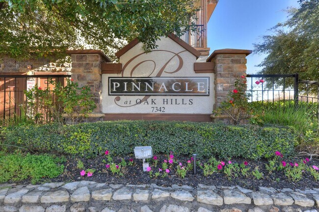 Foto del edificio - Charming Home Awaits: Spacious & Modern Living in a Prime Location