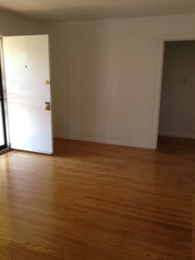 Foto del edificio - 2257 Fruitridge Rd