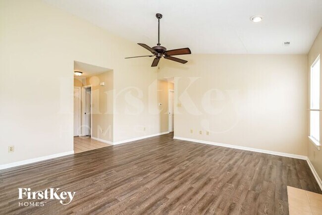 Building Photo - 4126 Beechwood Ct