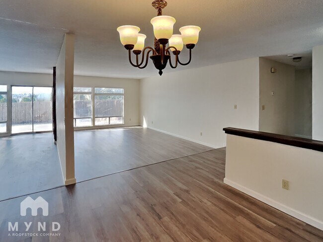 Foto del edificio - 1290 Stardust St