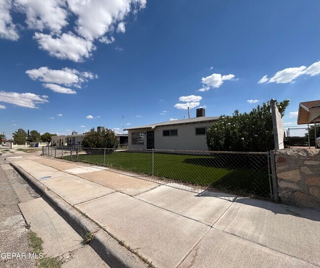 Building Photo - 6138 Taos Dr