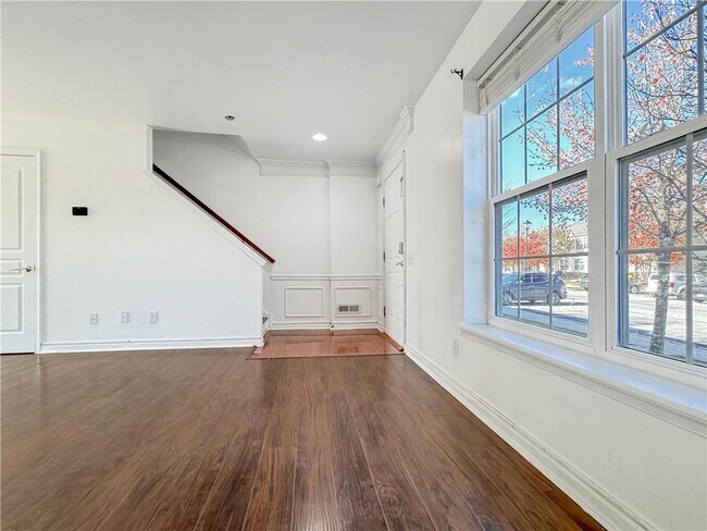 Foto del edificio - 8380 Saylor Ct