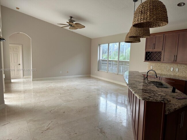 Foto del edificio - 18580 SW 44th St