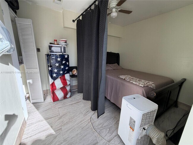 Foto del edificio - 4381 SW 23rd St
