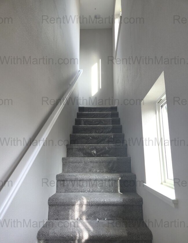 Foto del edificio - FOR RENT- BRAND NEW BUILD on Janney Ave!! Dogs ok!
