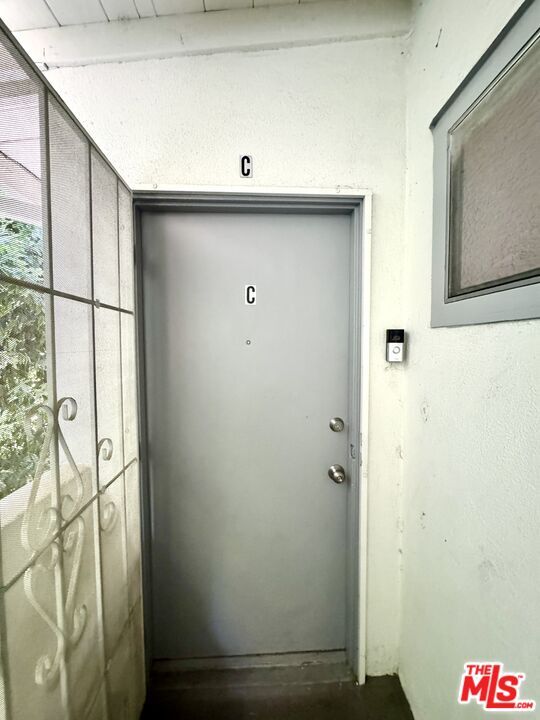 Building Photo - 226 S Gale Dr