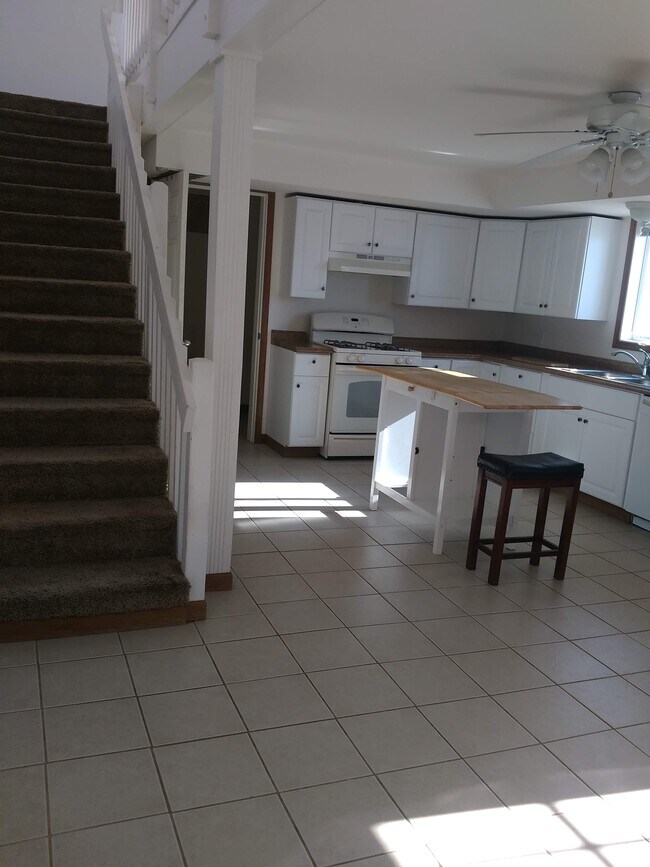 Foto del edificio - 68 Fields Rd