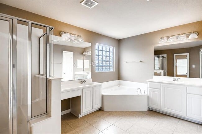 Building Photo - 1307 Diamante Dr