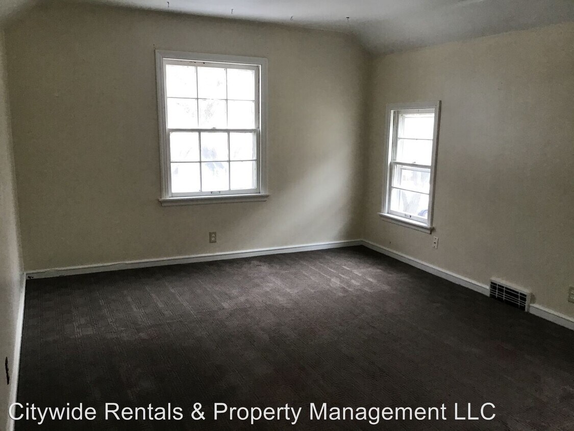 Building Photo - 3139 N 44th St