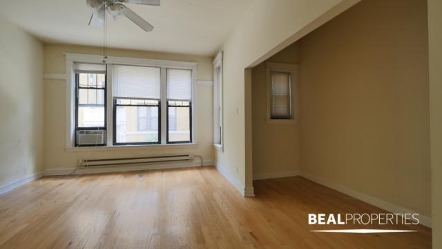 Foto del edificio - 0 bedroom in CHICAGO IL 60657