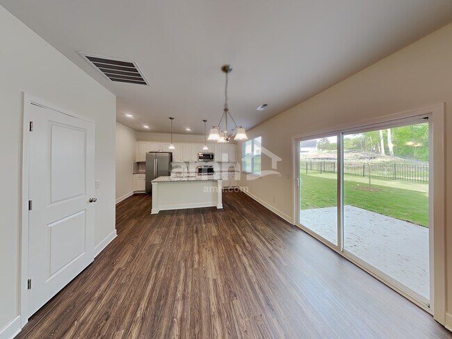 Foto del edificio - 1033 Bluewater Dr