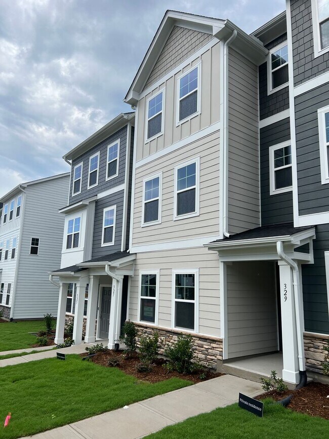 Foto del edificio - 3bd/3.5 ba Townhome for rent @ Rosedale in Wake Forest