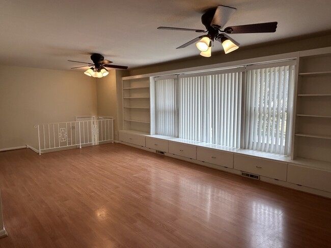 Building Photo - 1140 Countryside Dr