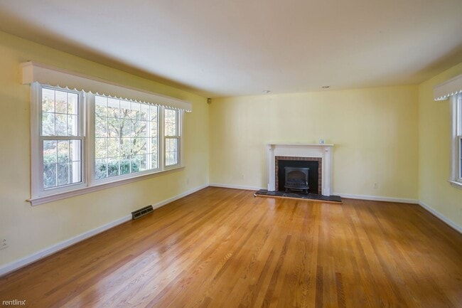 Building Photo - 3 br, 2 bath House - 1710 Milton Road