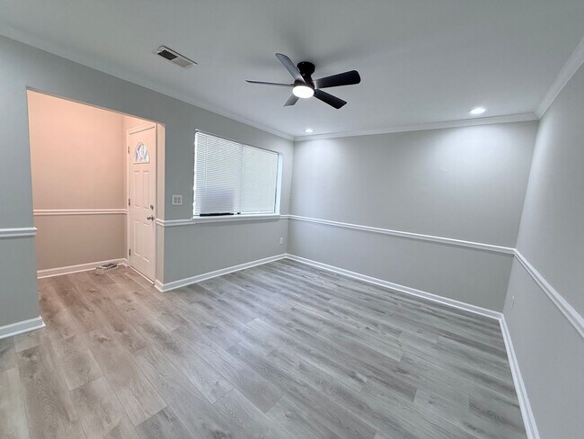 Photo - Renovated townhome in Great Alpharetta location