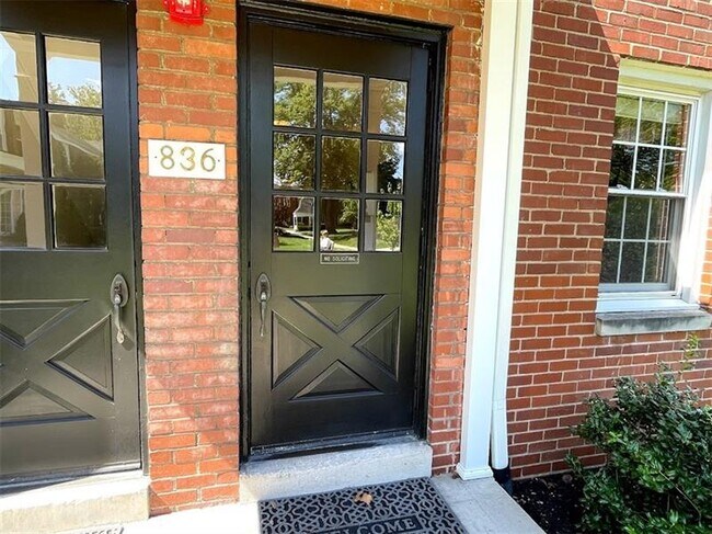 Foto del edificio - 836 Thorn St