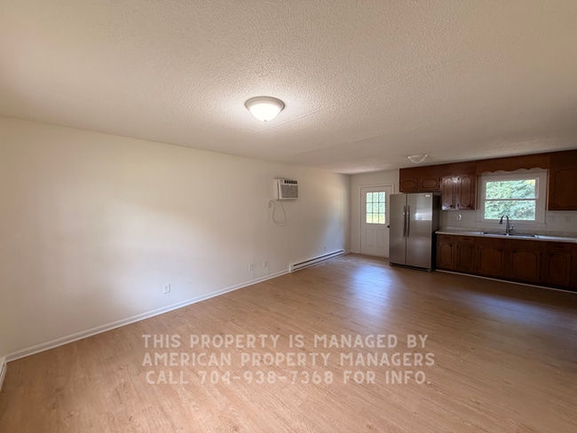 Building Photo - 110 Eldon Ln