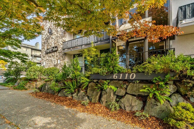 Foto del edificio - 2 Bedroom 2 bath in the Heart of Ballard