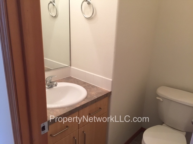 Foto del edificio - Great 3 Bedroom Gresham Duplex
