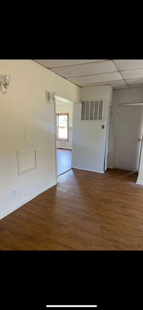 Building Photo - Ranch home 3 bedrooms