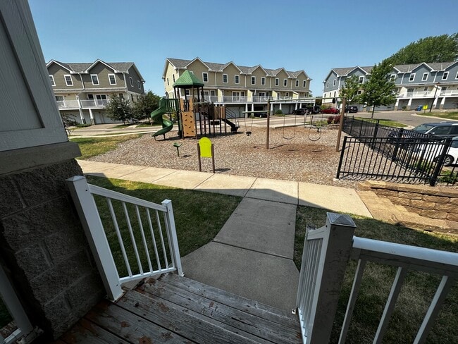 Building Photo - 663 Gateway Pl