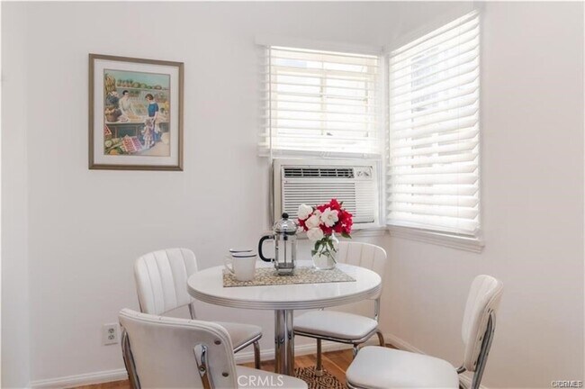 Foto del edificio - 4266 Troost Ave