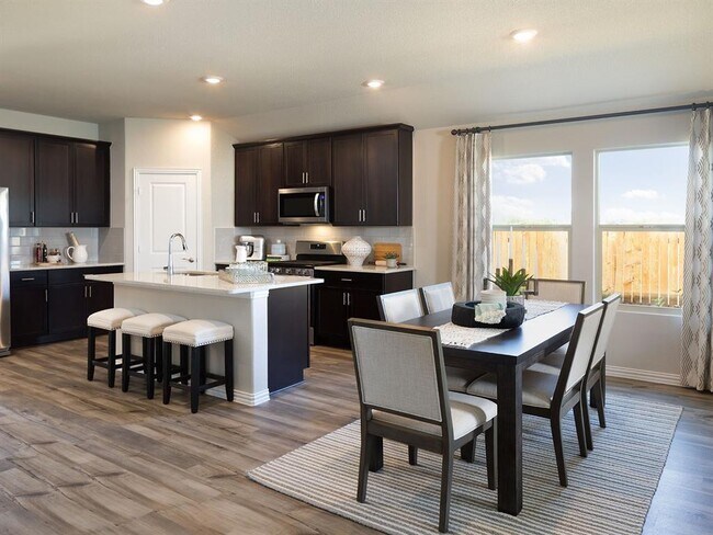 Foto del edificio - 1109 Birchwood Ln