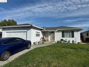 Building Photo - 1209 Tulip Dr