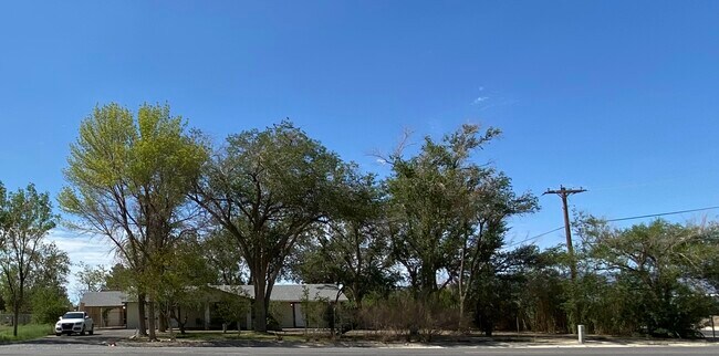 Building Photo - 2315 E Gamebird Rd