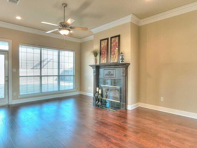 Foto del edificio - 5012 Tensas Dr