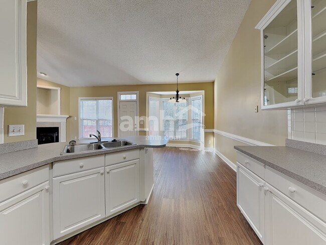 Foto del edificio - 702 Landing View Dr