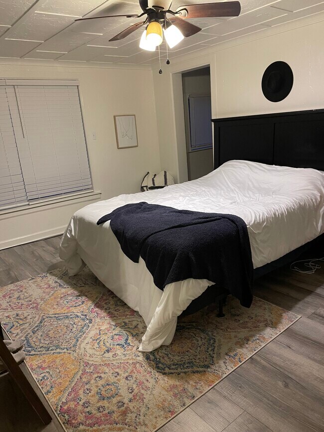 Foto del edificio - 208 W Elm Ave