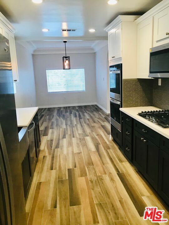 Foto del edificio - 304 W Hillcrest Blvd